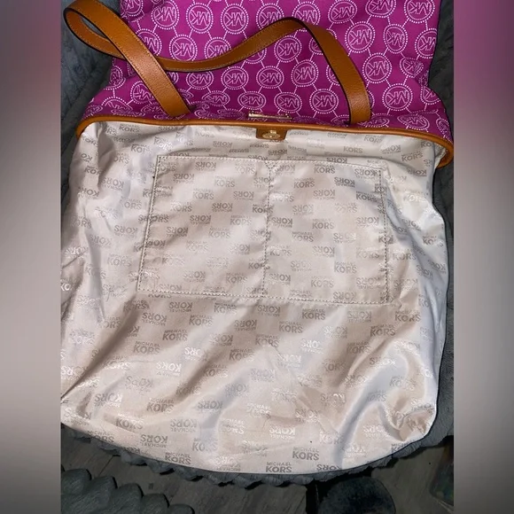 Michael Kors pink shoulder bag - Picture 7 of 11